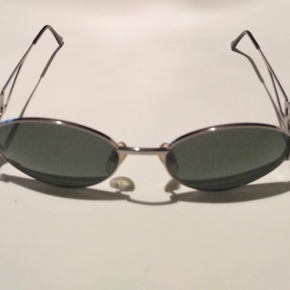 Yves Saint Laurent 1990 Women's Vintage Sunglasses - Picture 11 of 16